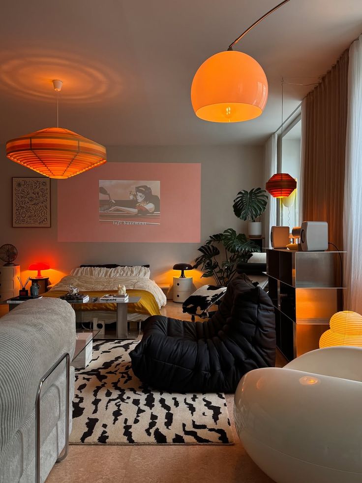 Luminaires mid-century modern Maison Lumari, verre coloré et laiton