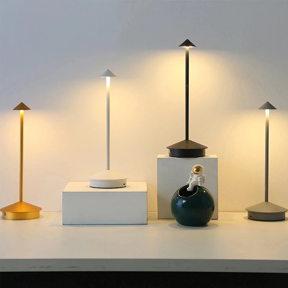 Lampe de bureau sans fil Maison Lumari, format compact pour chevet ou table d'appoint