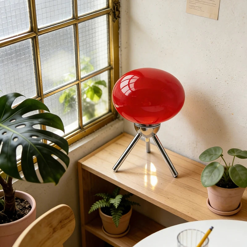 Lampe champignon verre Maison Lumari sur base tripode chromée