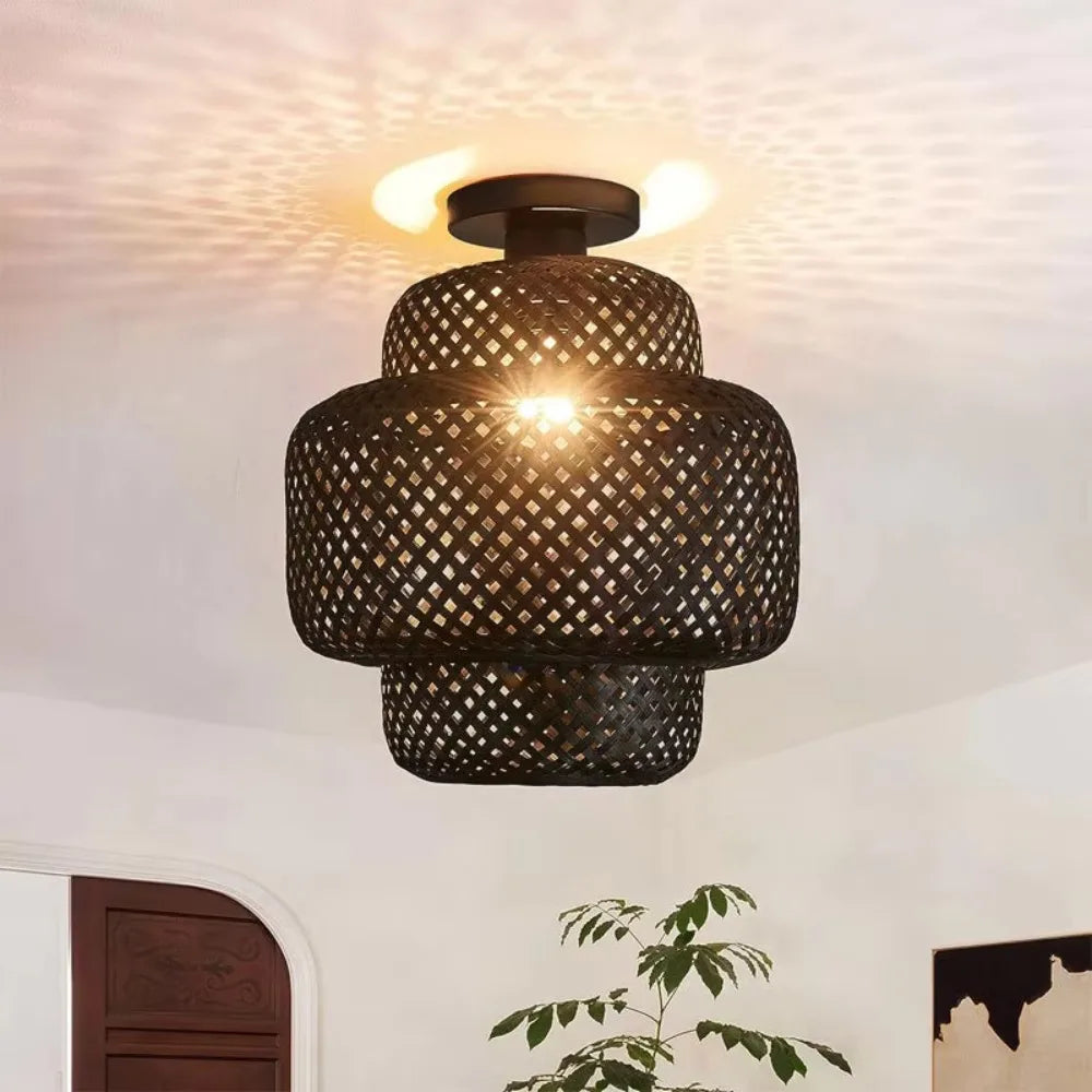 Suspension tressée Maison Lumari en bambou naturel, esprit Japandi