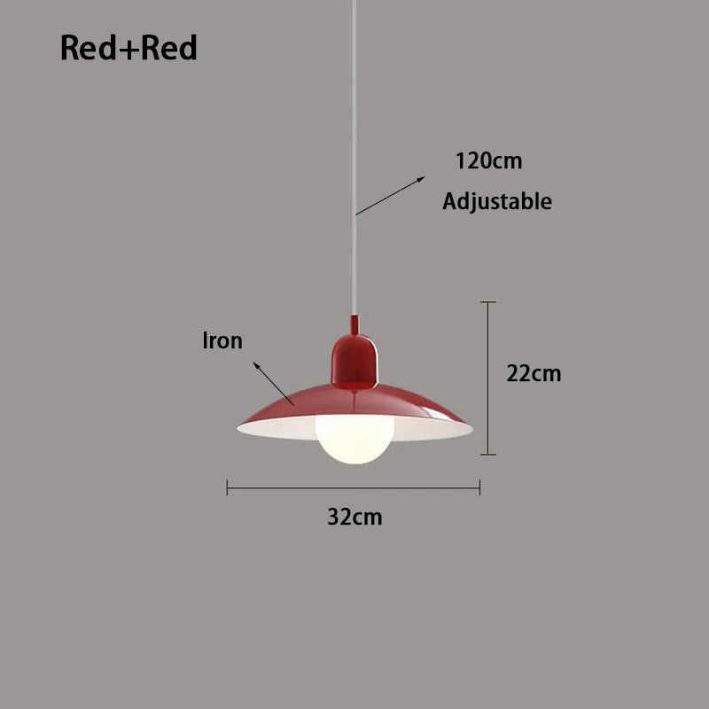 Lustre bicolore Maison Lumari qui affirme le style de la pièce