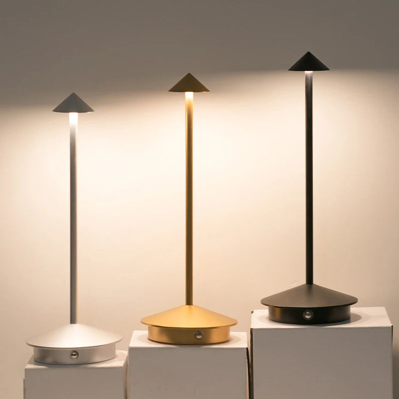 Lampe de chevet tactile LED rechargeable Maison Lumari, finition aluminium premium