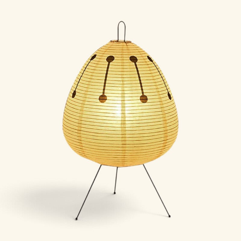 Lampe Maison Lumari style Akari avec abat-jour en papier de riz beige et pied trépied en métal noir